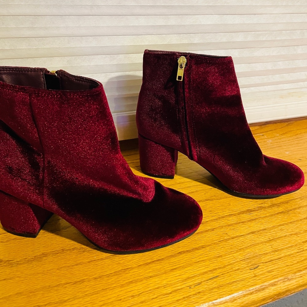 Velvet/Suede burgundy booties